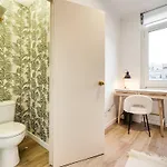 Casa Modernista En Paseo De Gracia Barcelona