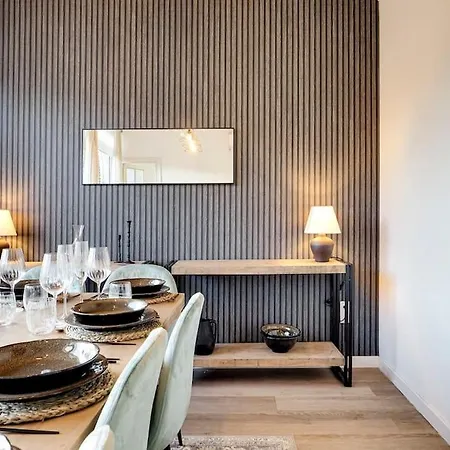 Casa Modernista En Paseo De Gracia Apartment