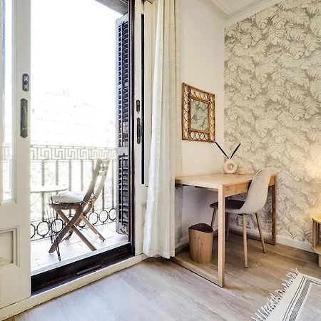 Casa Modernista En Paseo De Gracia Apartment